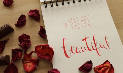 Mądre cytaty o miłości – inspirujące słowa na co dzień