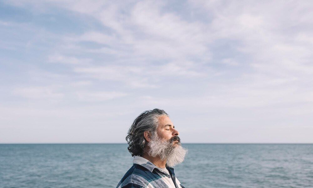 Sen o zmarłym dziadku – duchowe i emocjonalne znaczenie